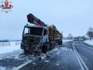 Do pożaru ciężarówki doszło na drodze w miejscowości Podkrasne w woj. lubelskim 