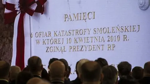 Smoleńska tablica bez Jarugi-Nowackiej. Komorowski: brak klasy politycznej