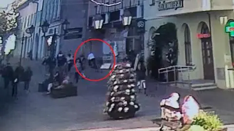 Pijany rowerzysta na deptaku potrącił kobietę