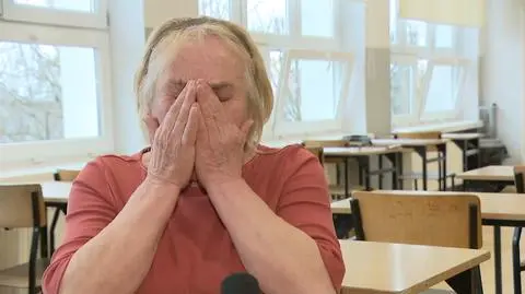 Pani Maria płacze, jest wdzięczna za pracę w szkole. "Cieszę się, że będę miała czym dzieci karmić" 