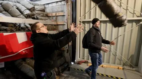 Ze Szwajcarii przyjechało dziesięć tirów z pomocą humanitarną 