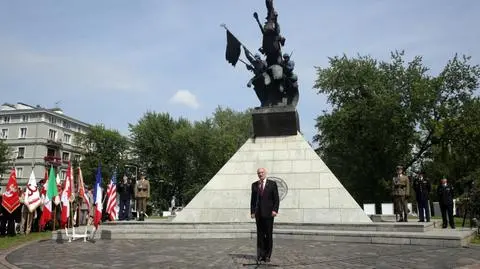 Szef MON: to naród polski w wolnych wyborach decyduje o swoim kształcie