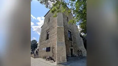 Dawna siedziba rycerska i miejsce religijnych spotkań. Remonty dwukrotnie przerywały wojny