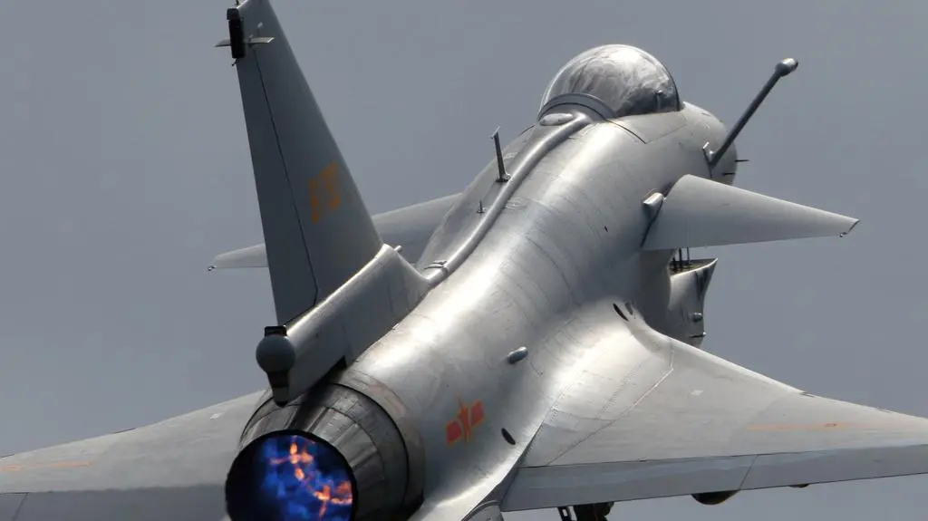 Chiński myśliwiec J-10 (zdjęcie ilustracyjne)