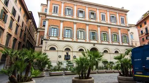 shutterstock_1899218950