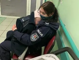 Pijany ojciec w środku nocy prowadził wózek z dwuletnią córką
