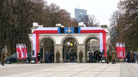 Obchody na placu Piłsudskiego, hymn dla "Niepodległej"