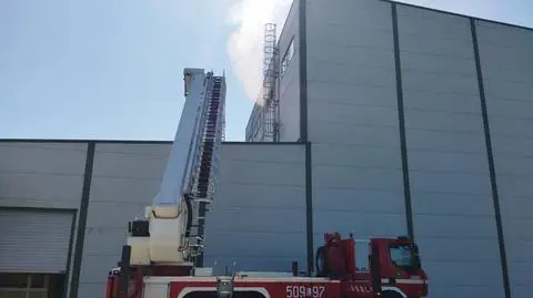 W ogniu stanęły hale produkcyjne. "Straty będą bardzo duże"