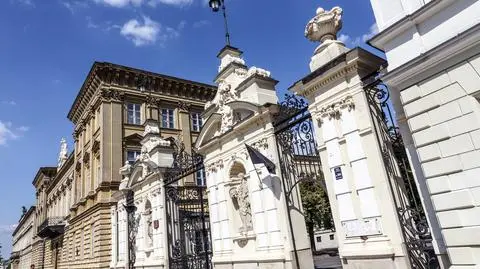 Znany profesor oskarżany o molestowanie. Uniwersytet Warszawski zawiadomił prokuraturę