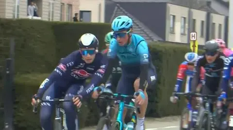 Niebezpieczny incydent na trasie Tour of Flanders. Zdyskwalifikowano kolarzy