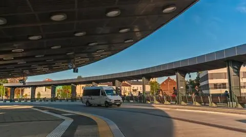 kielce bus przystanek shutterstock_2146865041