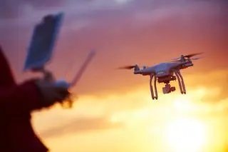 Rosjanin skazany na karę więzienia za loty dronem