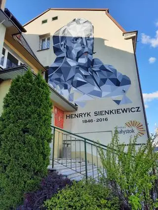 Napis będzie przemalowany