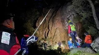 Mężczyzna utknął 30 metrów nad ziemią