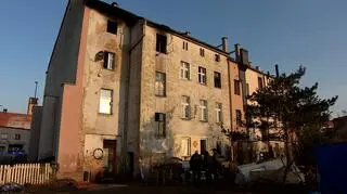 Kamienica, w której doszło do pożaru
