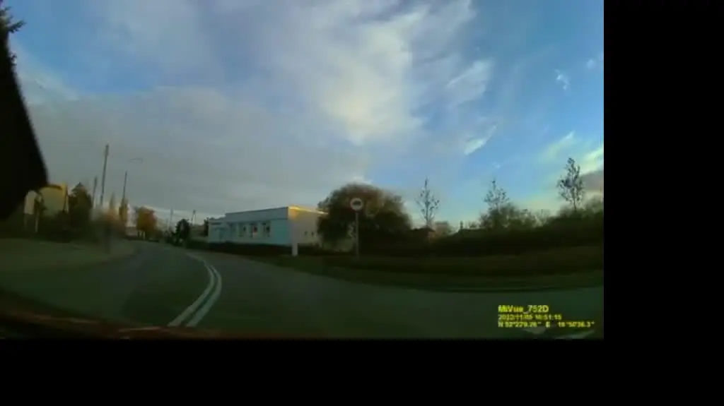 HULAJNOGA_DLUGA_TICKER