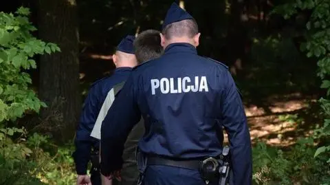 "Poszli na romantyczny spacer, zgubili się w lesie"