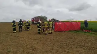 Nie żyje 70-letni mężczyzna przygnieciony przez traktor