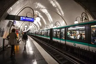 Paryskie metro - zdjęcie przykładowe