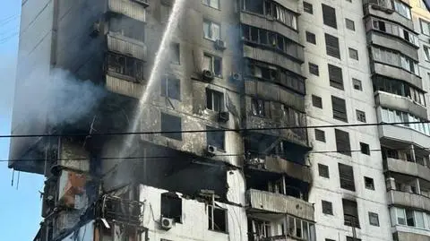 Eksplozja w bloku. Wypadły ściany, wybuchł pożar. Są zabici i ranni