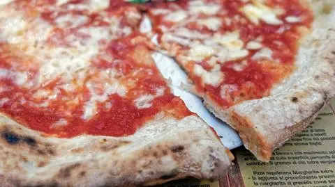 pizza - Vladimir Staykov shutterstock_484320133