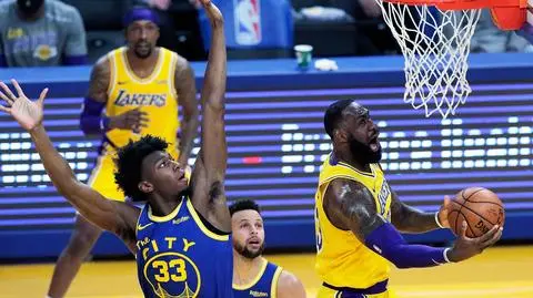 Niesamowity LeBron James zbliża się do setki triple-double