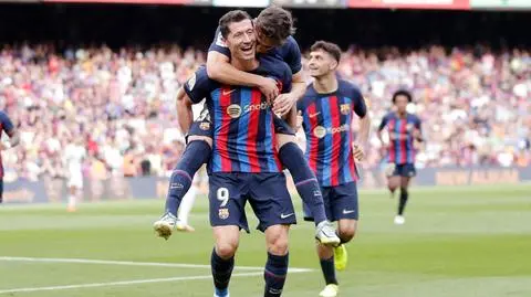 Gole Lewandowskiego wprowadziły Barcelonę na szczyt tabeli La Liga