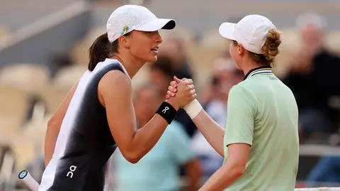 French Open: Świątek defeats Bucsa and advances to 2nd round 