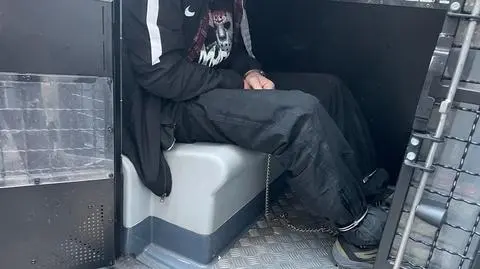 Został raniony nożem, gdy wychodził z gotówką z banku