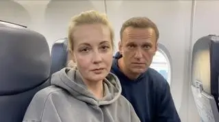 Julia Nawalna z mężem, Aleksiejem, na pokładzie samolotu, którym wracali do Moskwy z Niemiec