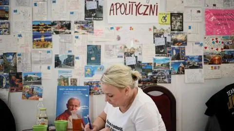 Protestujący w Sejmie wychodzą z kolejnym kompromisem do rządu