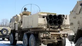Wyrzutnia HIMARS. Widoczne miejsce na sześć pocisków kalibru 227 milimetrów