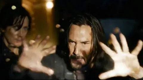 Neo i Trinity znów razem. Pierwszy zwiastun "Matrix Zmartwychwstania"