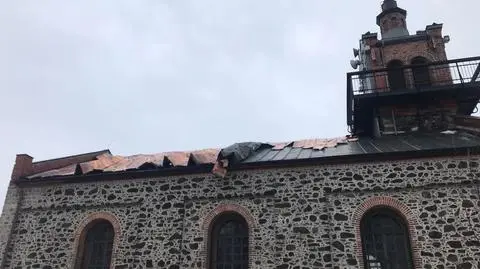 Wichura zerwała dach zabytkowego kościoła. "Musimy remontować"