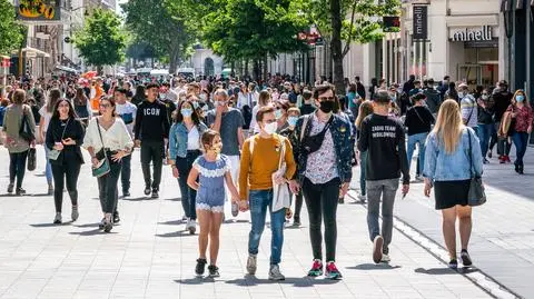 Wiadomo, kiedy Francuzi wybiorą prezydenta i parlament