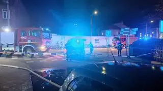 Pożar poddasza w budynku wielorodzinnym w Bielawie (woj. dolnośląskie)