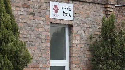 Noworodek w oknie życia. "Choć bardzo malutka, jest zdrowa i pogodna"