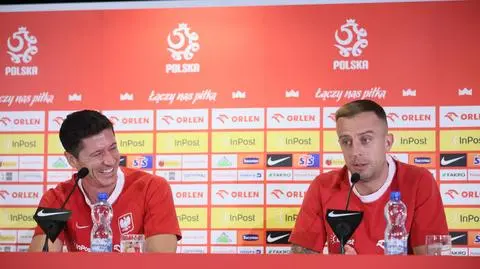 Grosicki pokrętnie się tłumaczył. Lewandowski wybuchł śmiechem