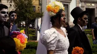 Niewielka parada w miejscowości Guanajuato