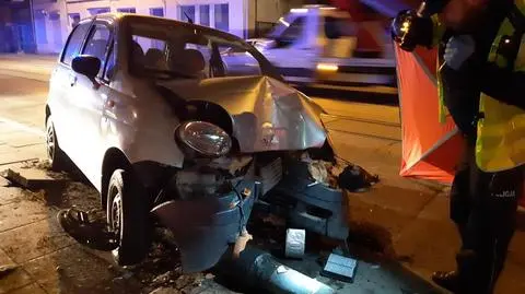 Uderzył w latarnię, zginął na miejscu