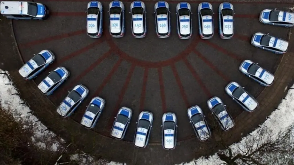 Nowe radiowozy Komenda Stołeczna Policji prezentowała w grudniu