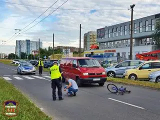 11-latek na rowerze potrącony na pasach