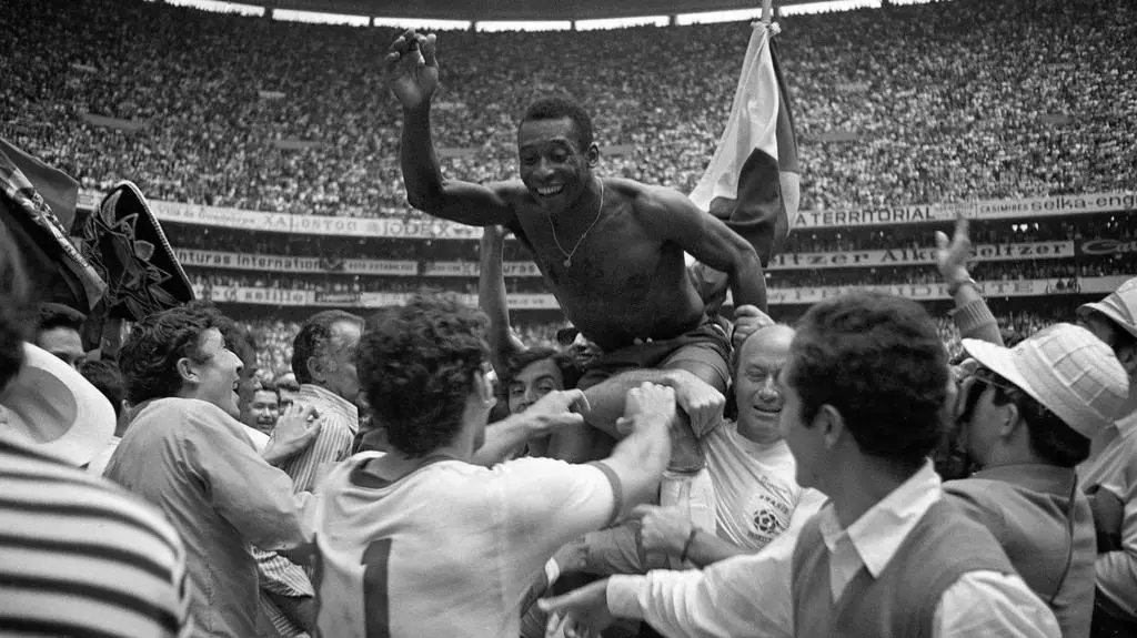 Pele jest uznawany za jednego z najlepszych piłkarzy w historii