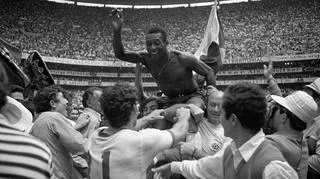 Pele jest uznawany za jednego z najlepszych piłkarzy w historii