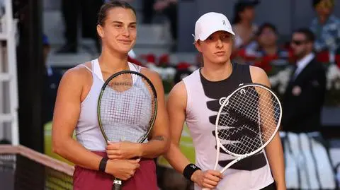 Topnieje przewaga Świątek. Sabalenka depcze jej po piętach
