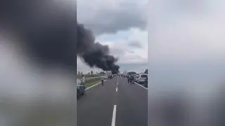 Kłęby dymu na A4. Zderzyły się trzy pojazdy