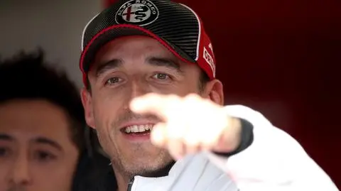 Kubica przetestował Alfę w Barcelonie. Był szybszy od Bottasa