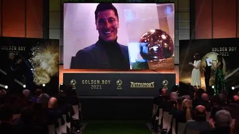 Nie ma Złotej Piłki, ale jest Złoty Piłkarz. Lewandowski doceniony przez "wybitne jury"