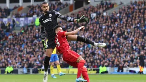 Liverpool nie zwalnia tempa. Karateka w bramce Brightonu