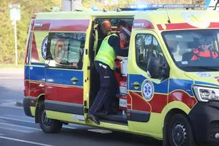 Potrącenie dwóch nastolatek na przejściu dla pieszych